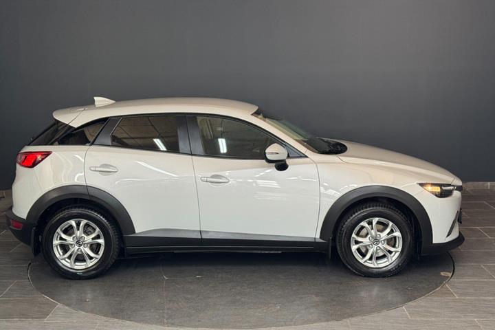 Grå Mazda CX-3 fra 2016