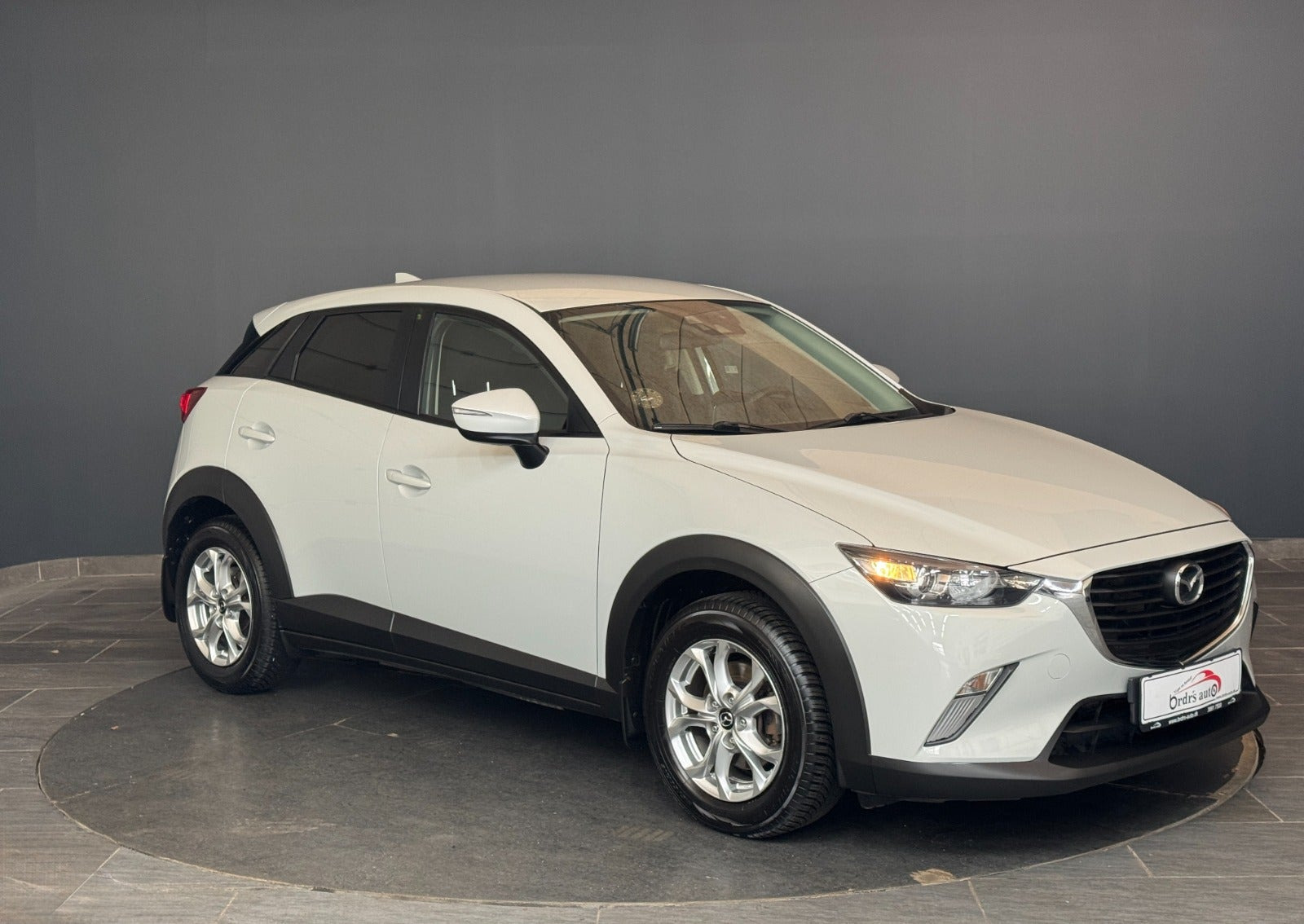 Grå Mazda CX-3 fra 2016