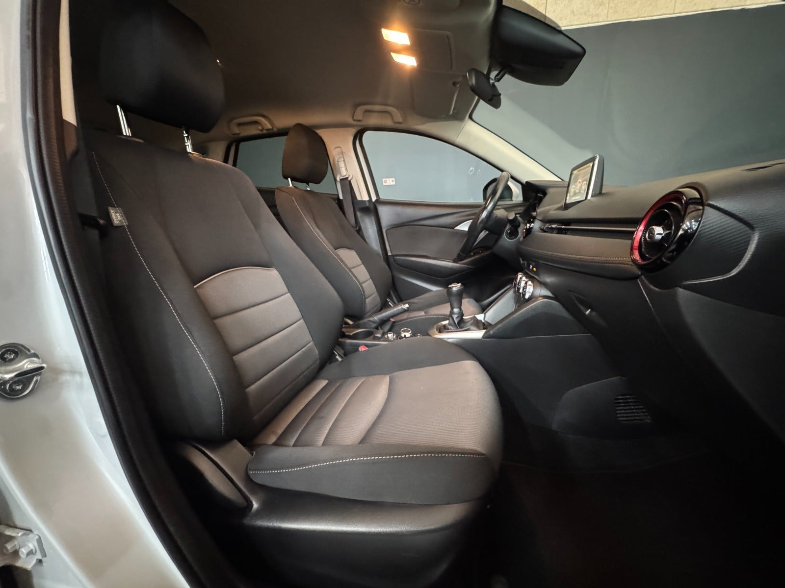 Grå Mazda CX-3 fra 2016