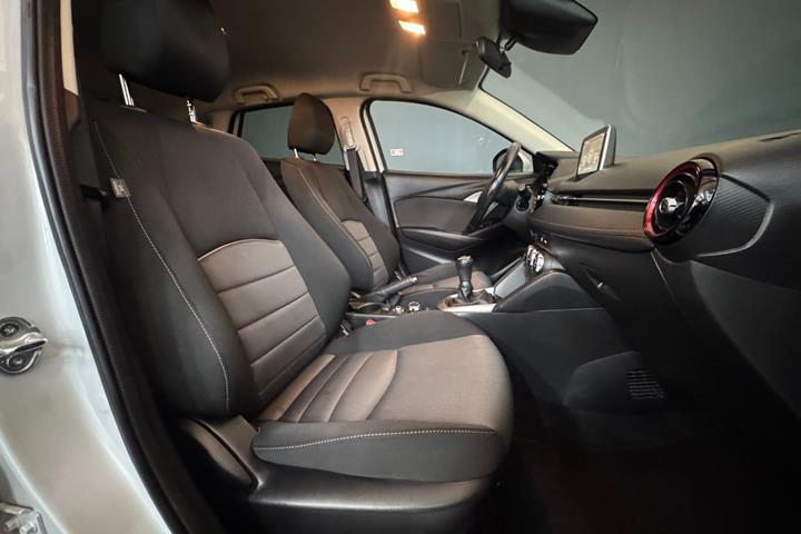 Grå Mazda CX-3 fra 2016
