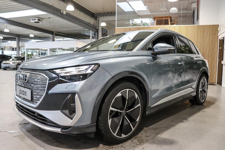 Blå Audi Q4 e-tron fra 2021