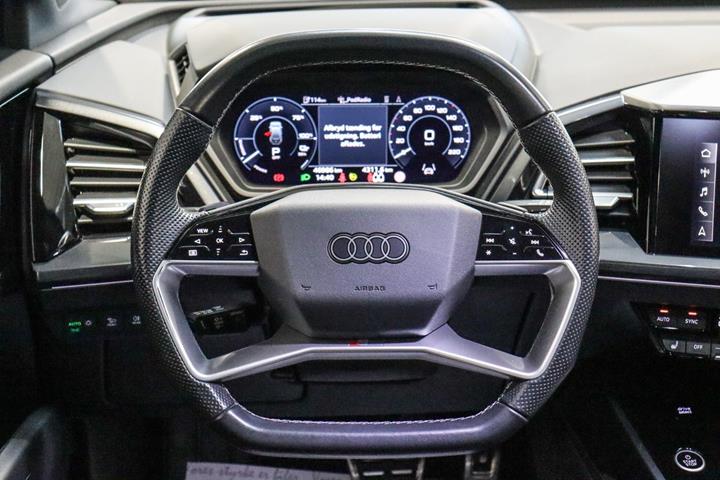Blå Audi Q4 e-tron fra 2021