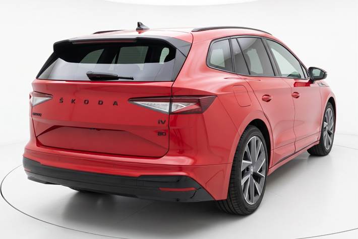 Rød Skoda Enyaq fra 2023