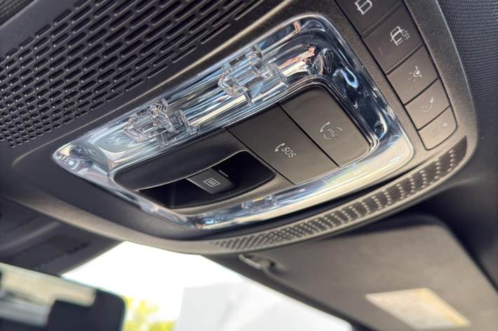 Sort Mercedes EQA 300 fra 2022