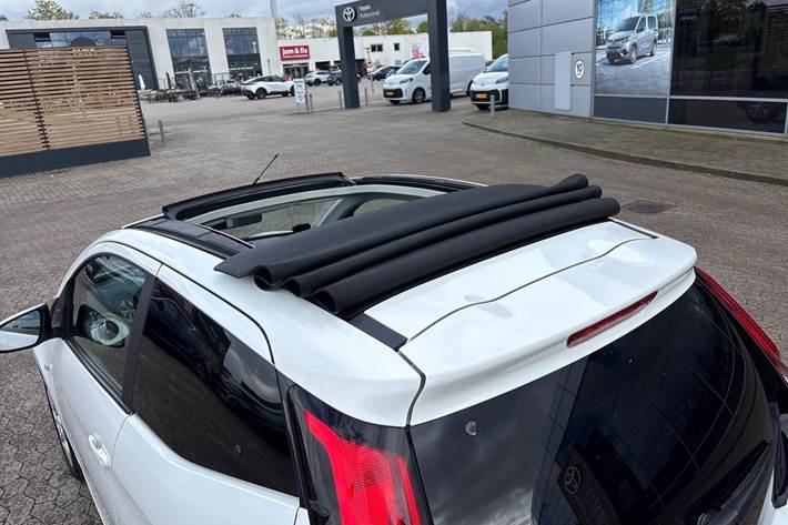 Hvid Toyota Aygo fra 2019