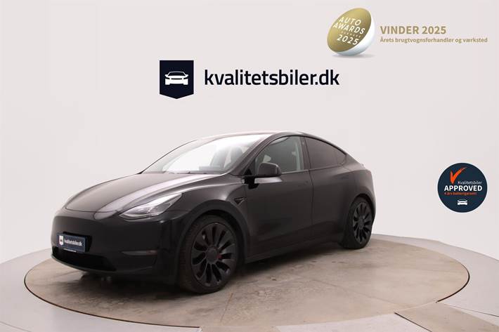 Sort Tesla Model Y fra 2023