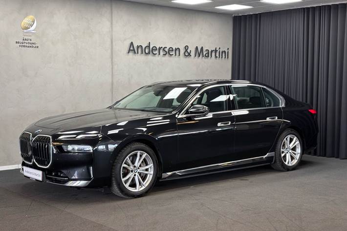 Sort BMW i7 fra 2023