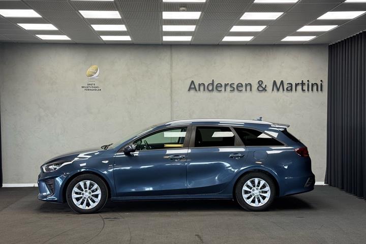 Blå Kia Ceed fra 2020