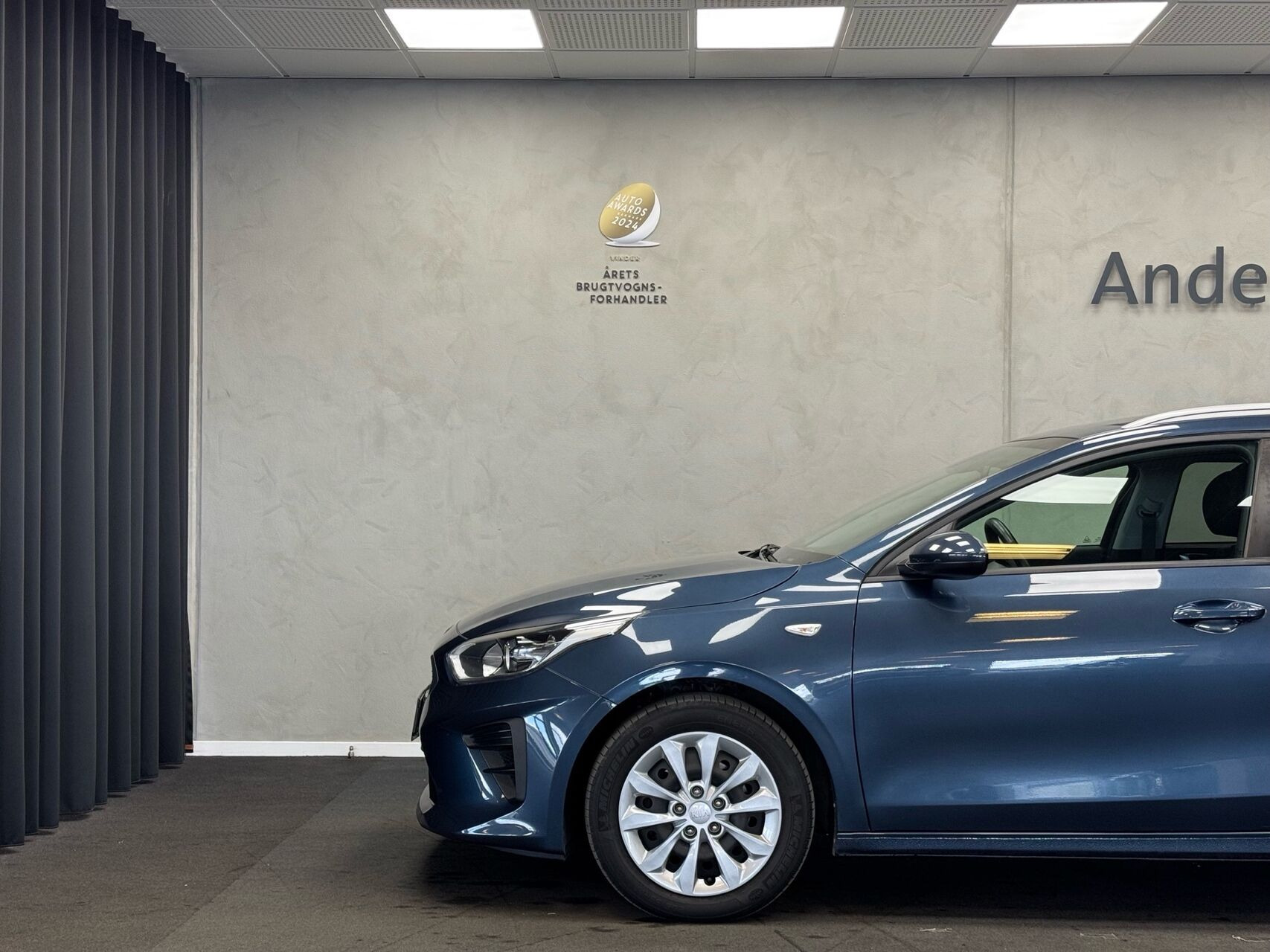 Blå Kia Ceed fra 2020