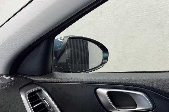 Blå Kia Ceed fra 2020