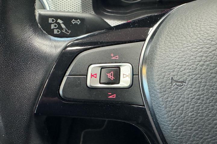 Rød VW e-up fra 2021