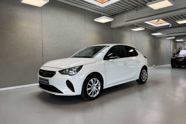 Hvid Opel Corsa fra 2020