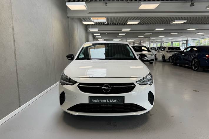 Hvid Opel Corsa fra 2020