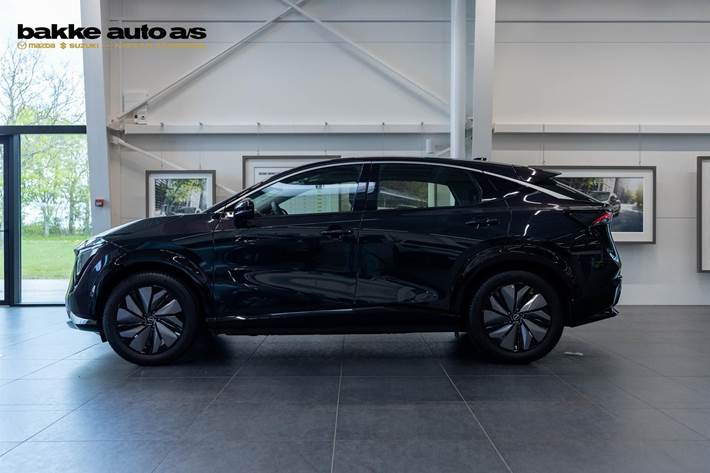 Sort Nissan Ariya fra 2025