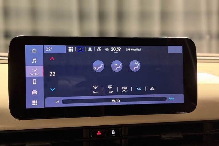 Hvid Fiat 500e fra 2023