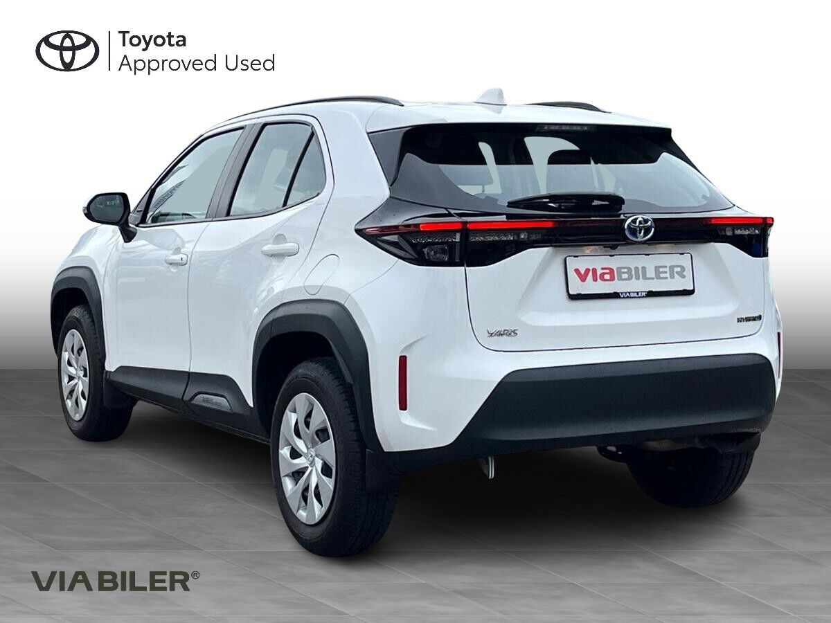 Hvid Toyota Yaris Cross fra 2024