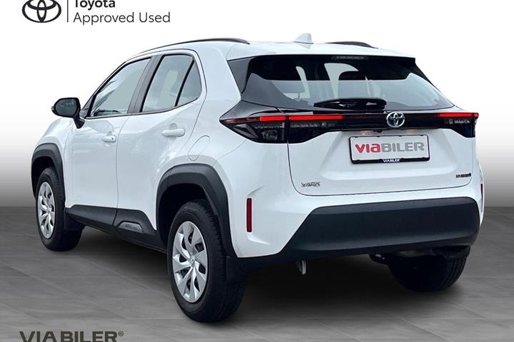 Hvid Toyota Yaris Cross fra 2024