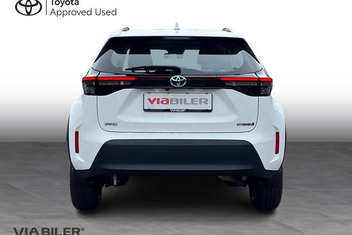 Hvid Toyota Yaris Cross fra 2024