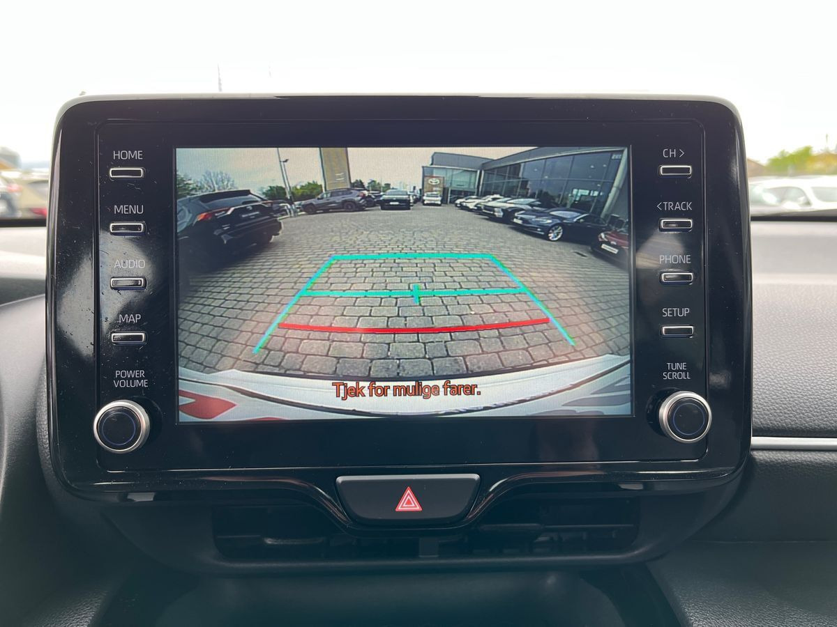 Hvid Toyota Yaris Cross fra 2024
