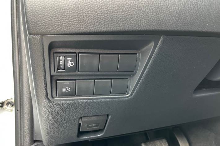 Hvid Toyota Yaris Cross fra 2024