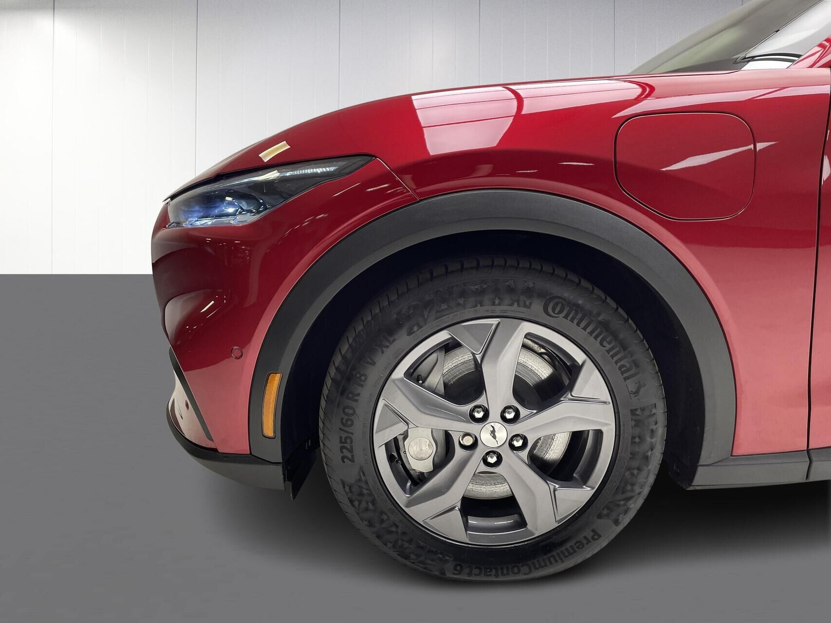 Rød Ford Mustang Mach-E fra 2023