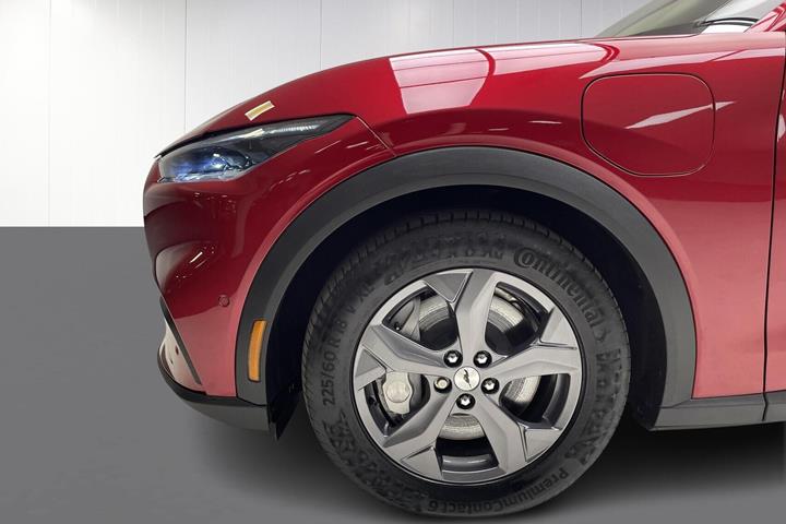 Rød Ford Mustang Mach-E fra 2023
