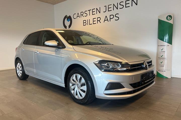 Sølv VW Polo fra 2019 set udefra