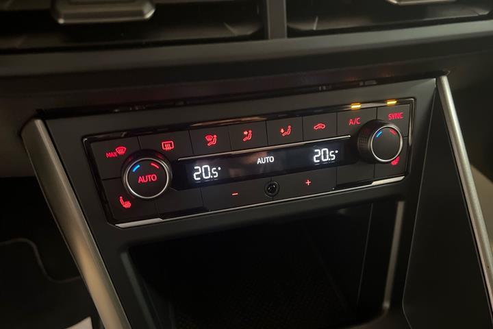 Sølv VW Polo fra 2019