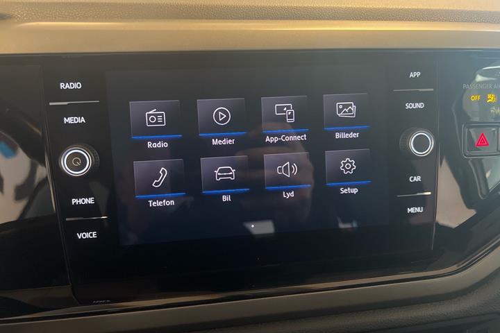 Sølv VW Polo fra 2019