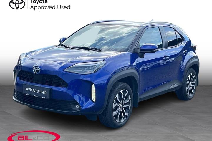 Blå Toyota Yaris Cross fra 2022 set udefra