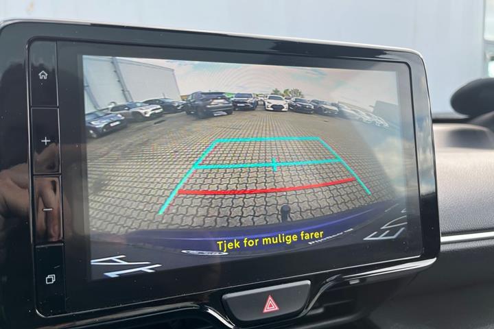 Blå Toyota Yaris Cross fra 2022