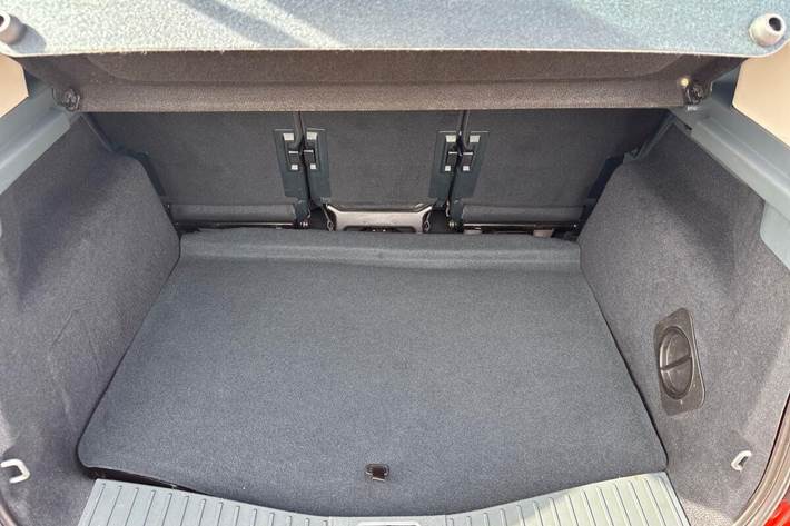 Rød Ford C-MAX fra 2012