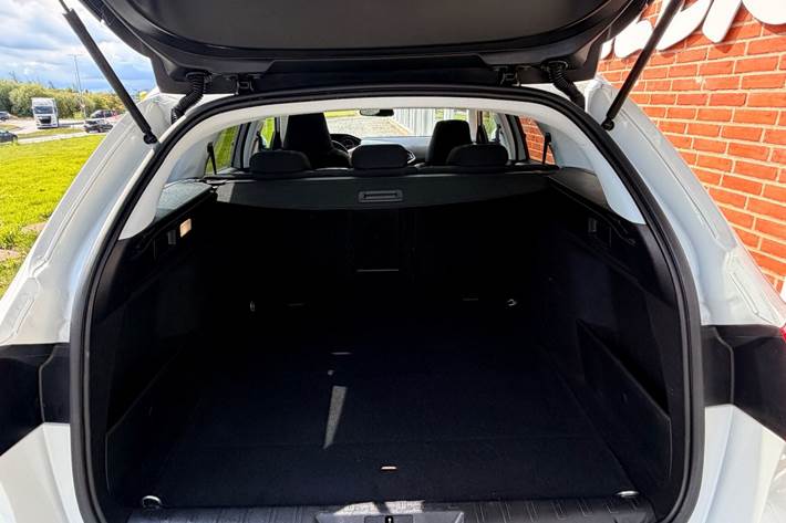 Hvid Peugeot 308 fra 2020