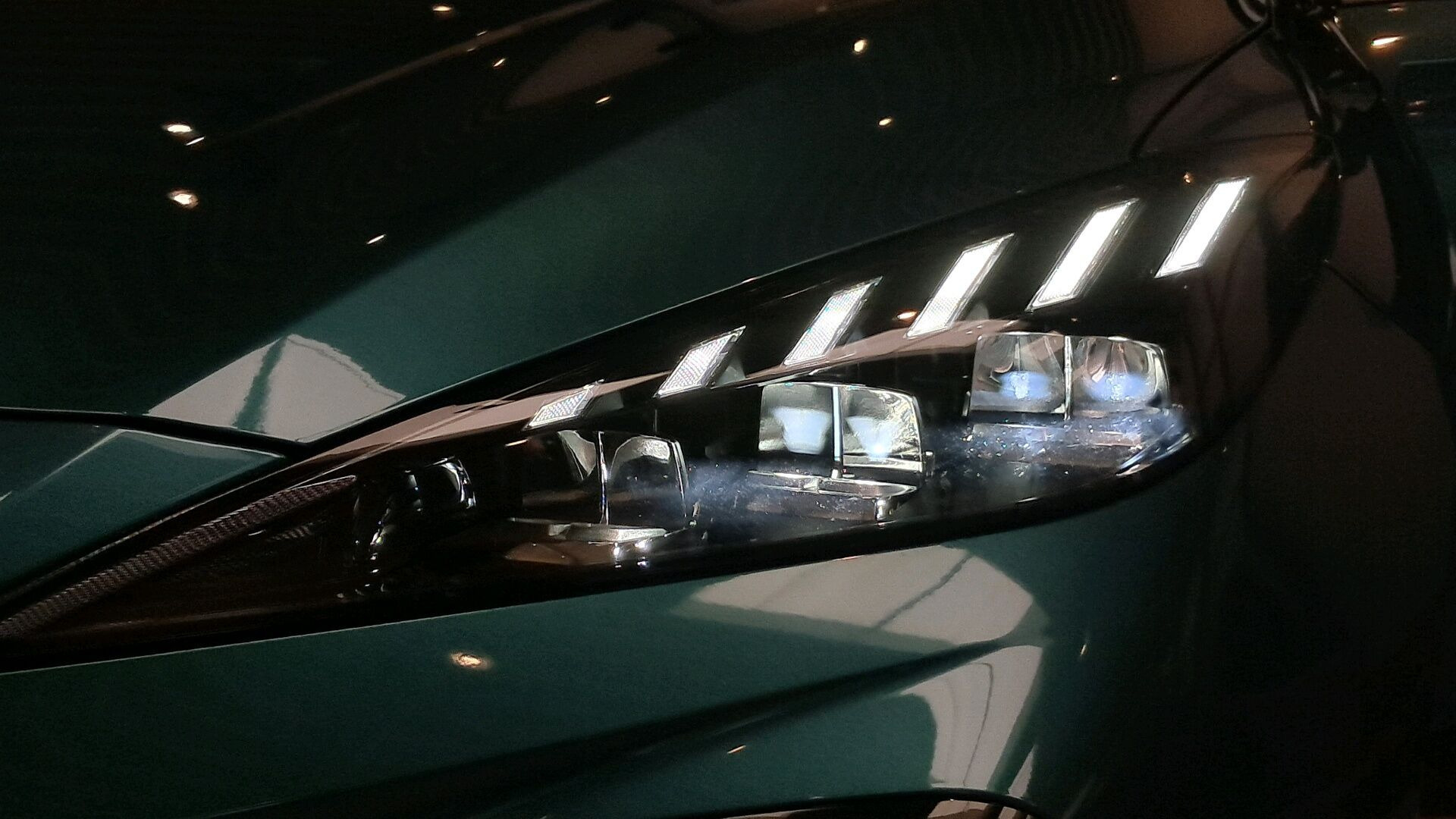 Grøn MG MG4 Electric fra 2026 set udefra