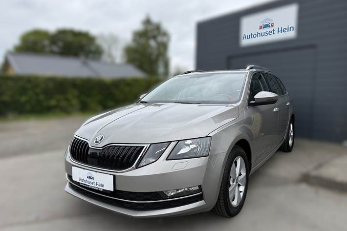 Grå Skoda Octavia fra 2018