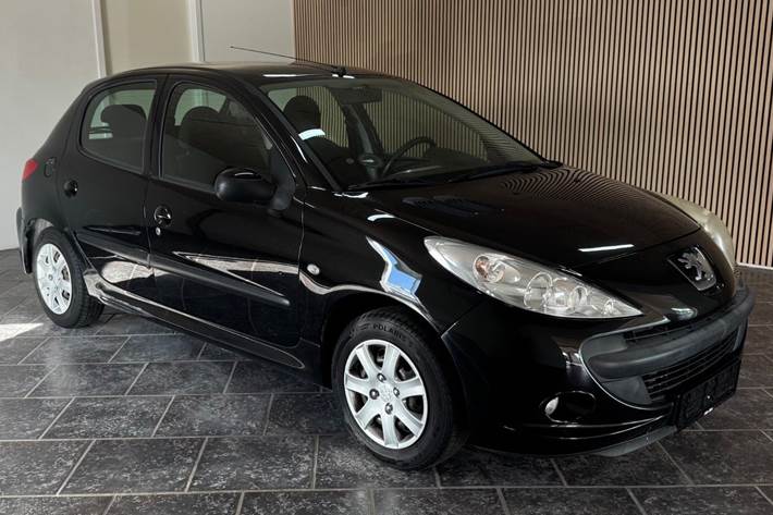 undefined Peugeot 206+ fra 2011