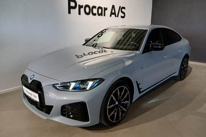 Grå BMW i4 fra 2025