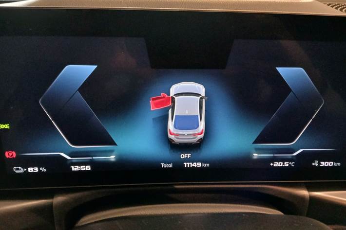 Grå BMW i4 fra 2025