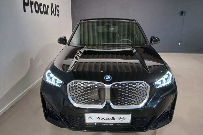 Sort BMW iX1 fra 2025