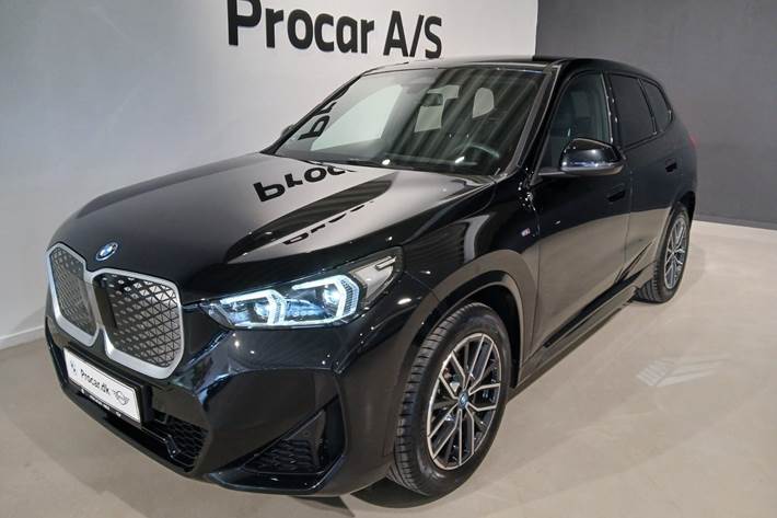 Sort BMW iX1 fra 2025