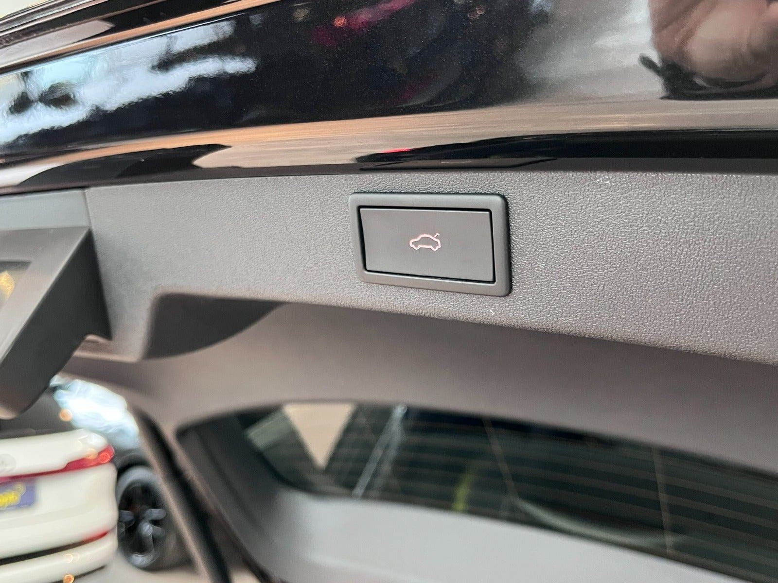 Sort Skoda Enyaq fra 2024
