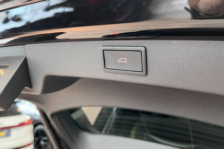 Sort Skoda Enyaq fra 2024