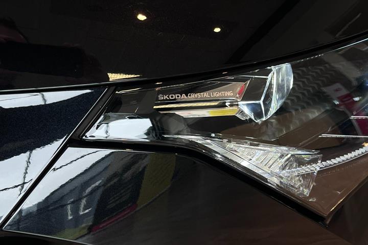 Sort Skoda Enyaq fra 2024
