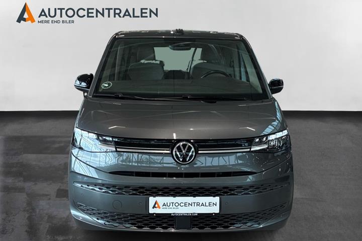 Grå VW Multivan fra 2023