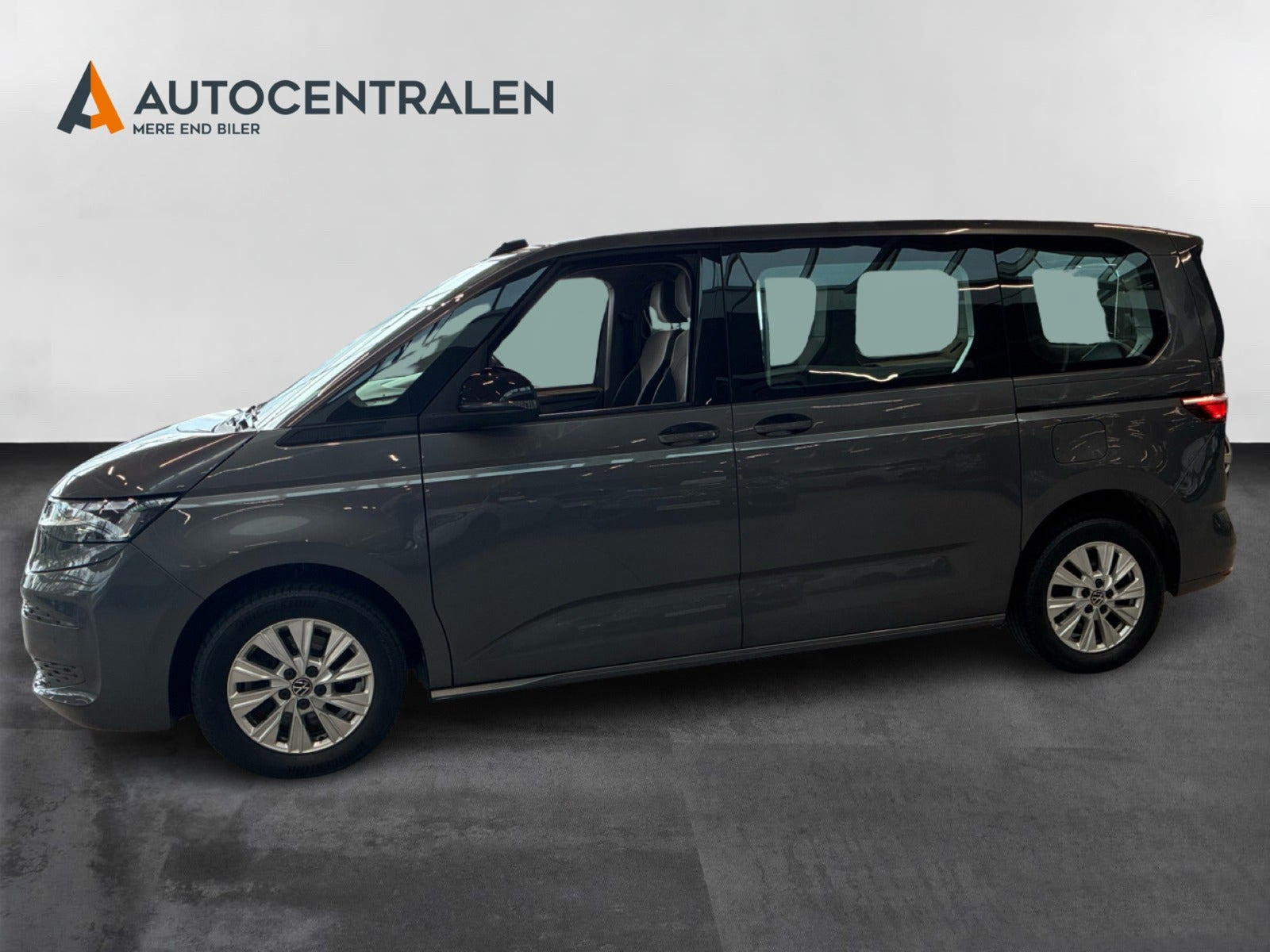 Grå VW Multivan fra 2023