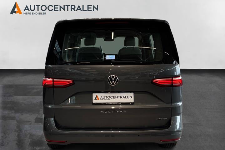 Grå VW Multivan fra 2023