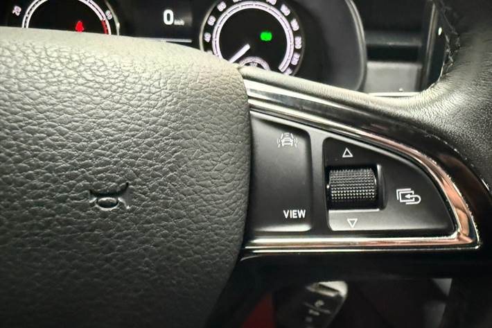 Grå Skoda Scala fra 2021