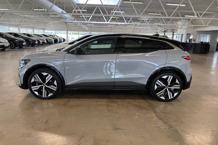 Grå Renault Megane E-Tech fra 2024