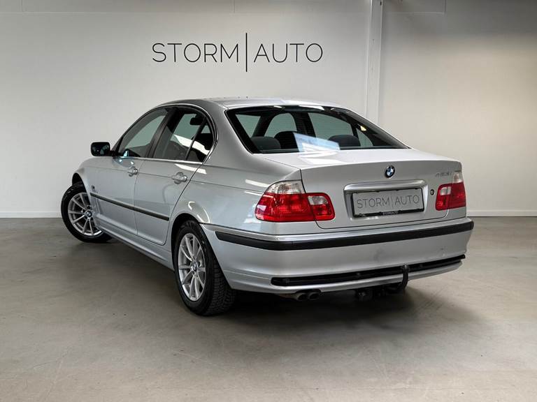 BMW 323i 2,5