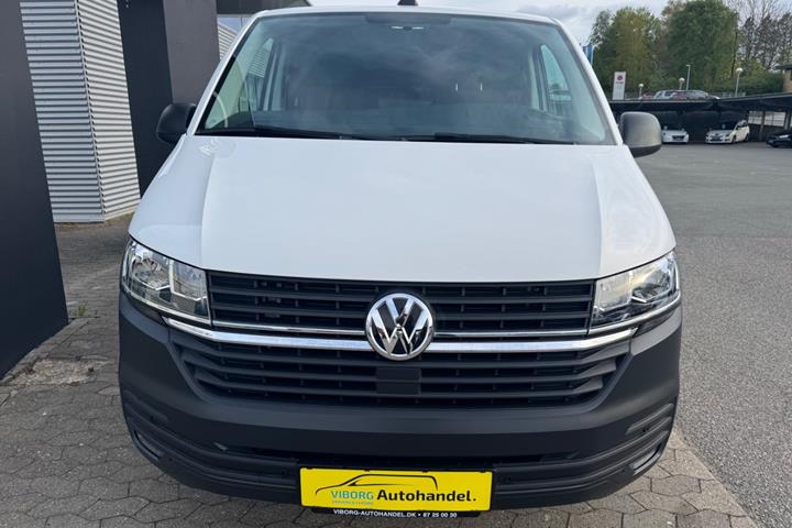 Hvid VW Transporter fra 2022